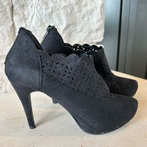 Black suede heels